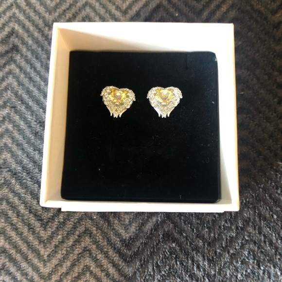 Swarovski crystal earrings 🌟 - Picture 8 of 10